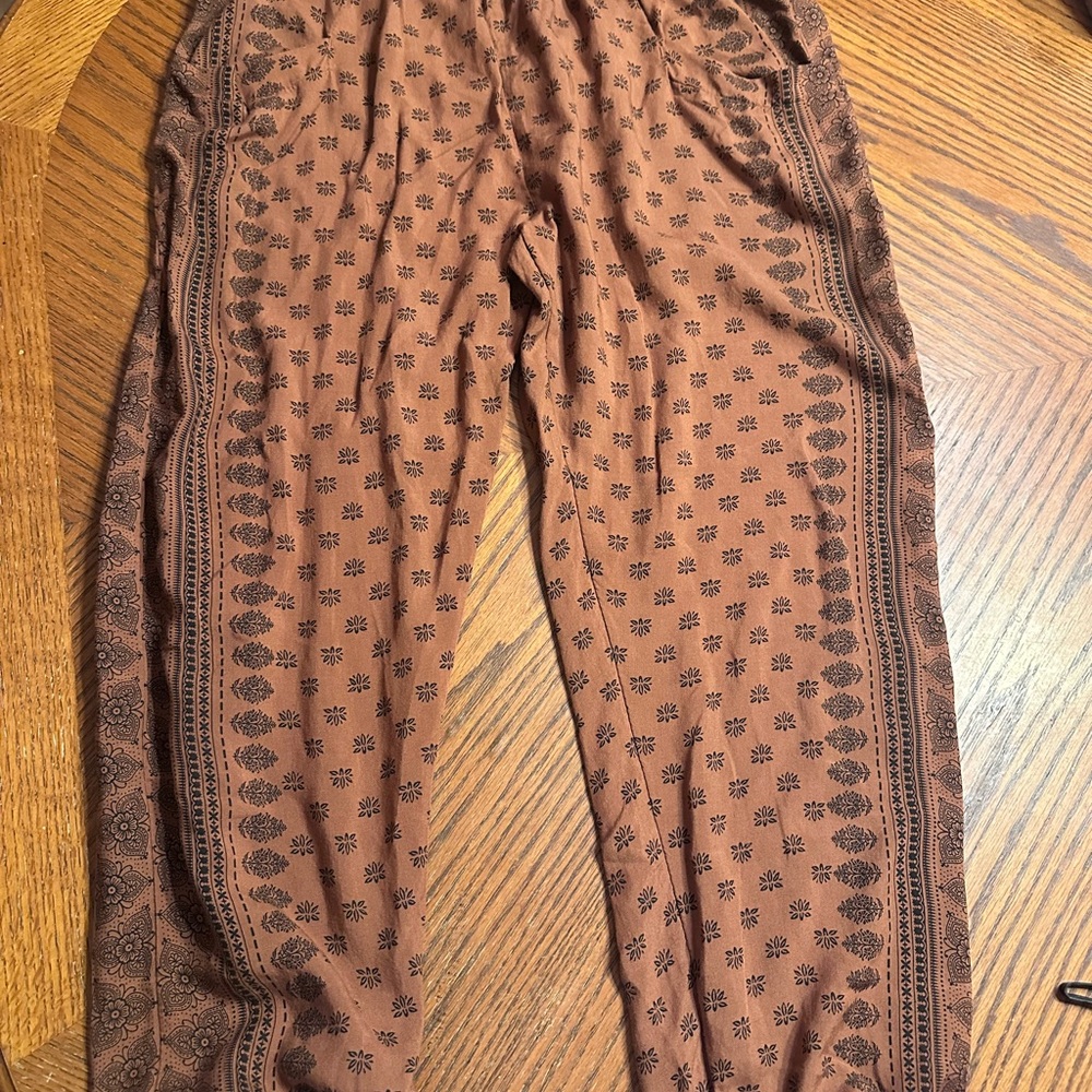 Amuse Society Brown Patterned Cropped Pants